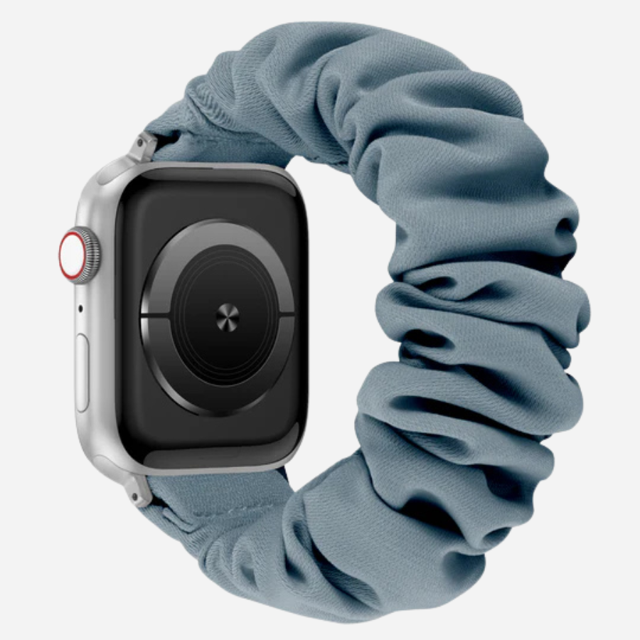 Apple Watch Scrunchie Armband „Velora“ in Taubenblau, elastisch und weich, aus Stoff im Scrunchie-Design