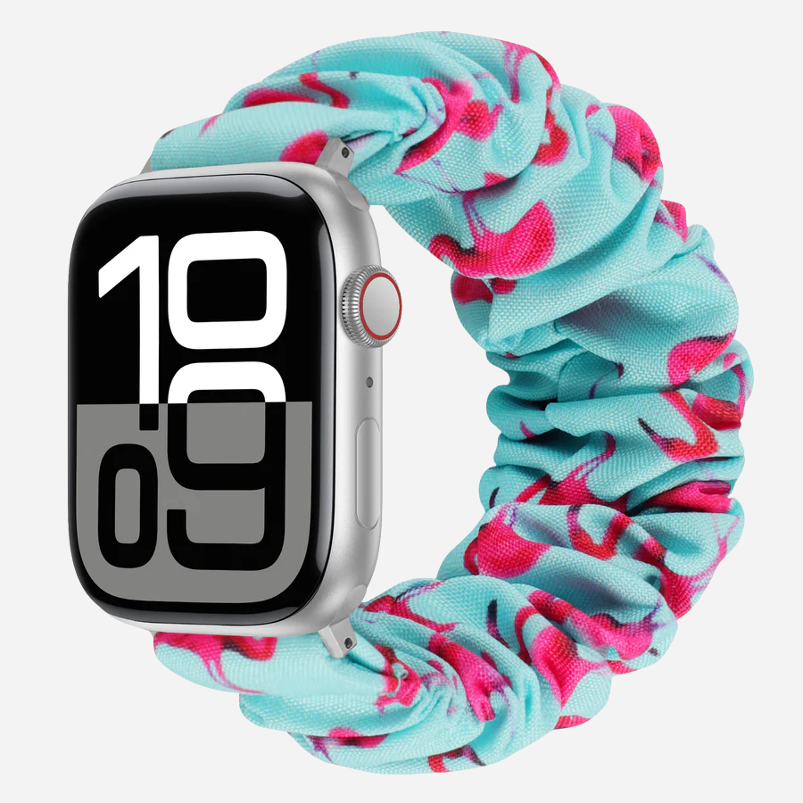 Apple Watch Scrunchie Armband „Velora“ in Hellblau mit Flamingo- und Palmen-Motiv