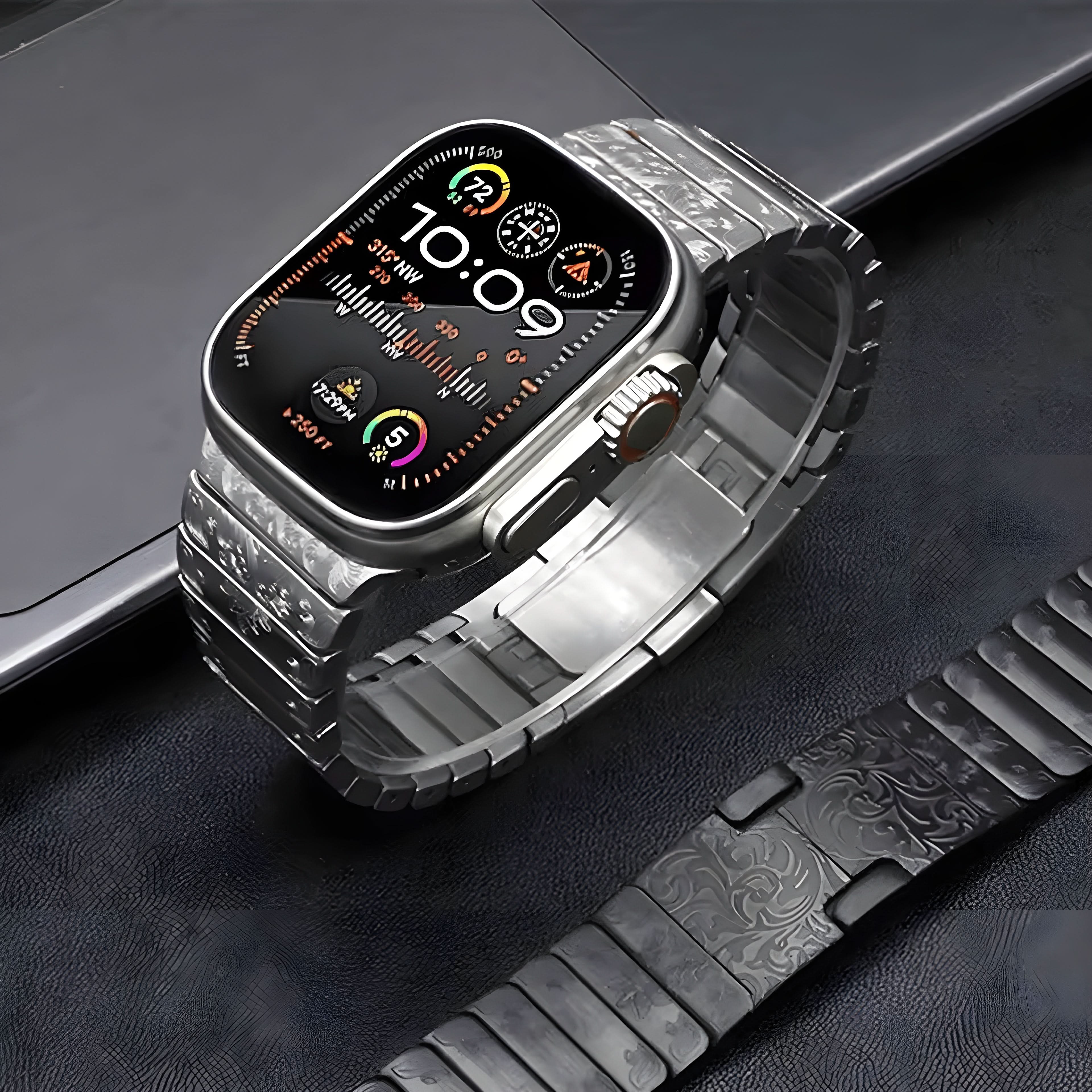 Bracelet SteelCrest™ de luxe en acier inoxydable avec gravure pour Apple Watch (38–49 mm) – Compatible avec les séries 1 à 11, SE (1re à 3e génération), Ultra, Ultra 2 et Ultra 3.