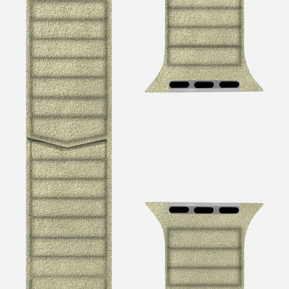 Apple Watch Armband aus Alcantara in Hellgrün – weiches Material, modernes Design, exklusiv bei bandkult erhältlich.