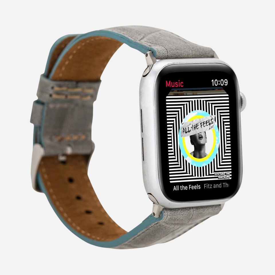 Makroaufnahme vom Lederarmband für Apple Watch – graues Echtleder mit Krokoprägung, kompatibel mit allen Serien und Größen (38–49 mm)