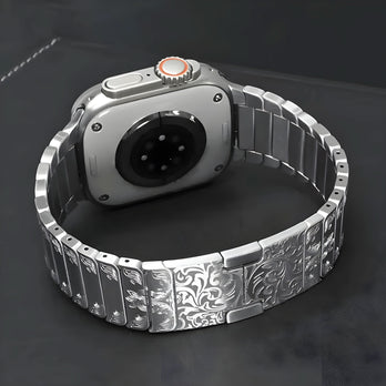 Bracelet SteelCrest™ de luxe en acier inoxydable avec gravure pour Apple Watch (38–49 mm) – Compatible avec les séries 1 à 11, SE (1re à 3e génération), Ultra, Ultra 2 et Ultra 3.