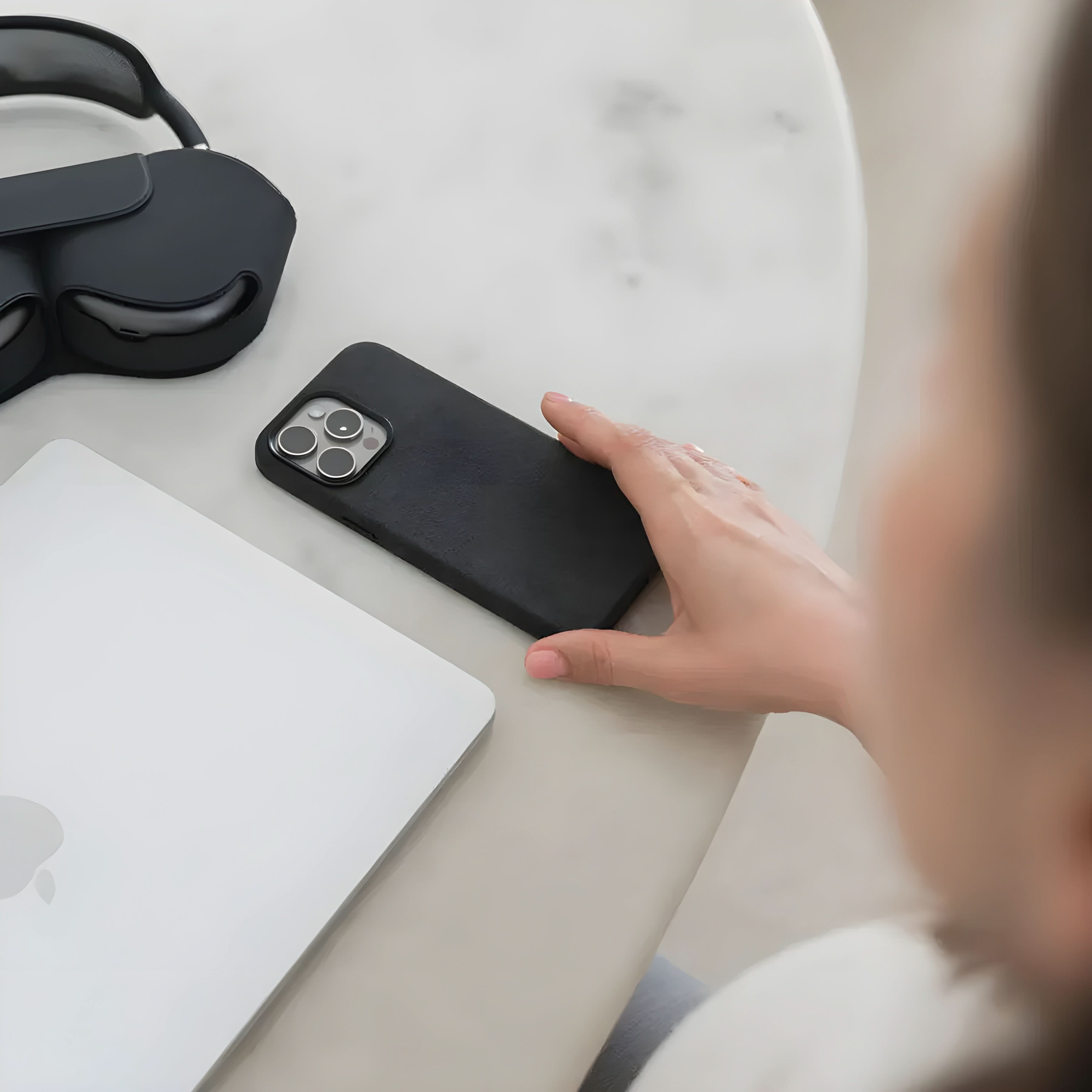 bandkult-iPhone 16 Hülle aus Alcantara-7