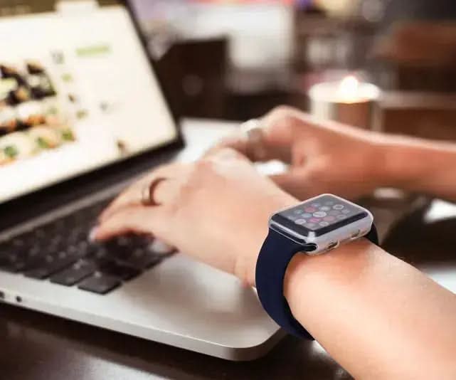 Étui intégral Bandkult 360 pour Apple Watch Series 9, 8 et 7 - 41 mm - Transparent