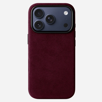 Edle iPhone 17 Pro Max Alcantara® Hülle – Bordeauxrot, samtige Oberfläche